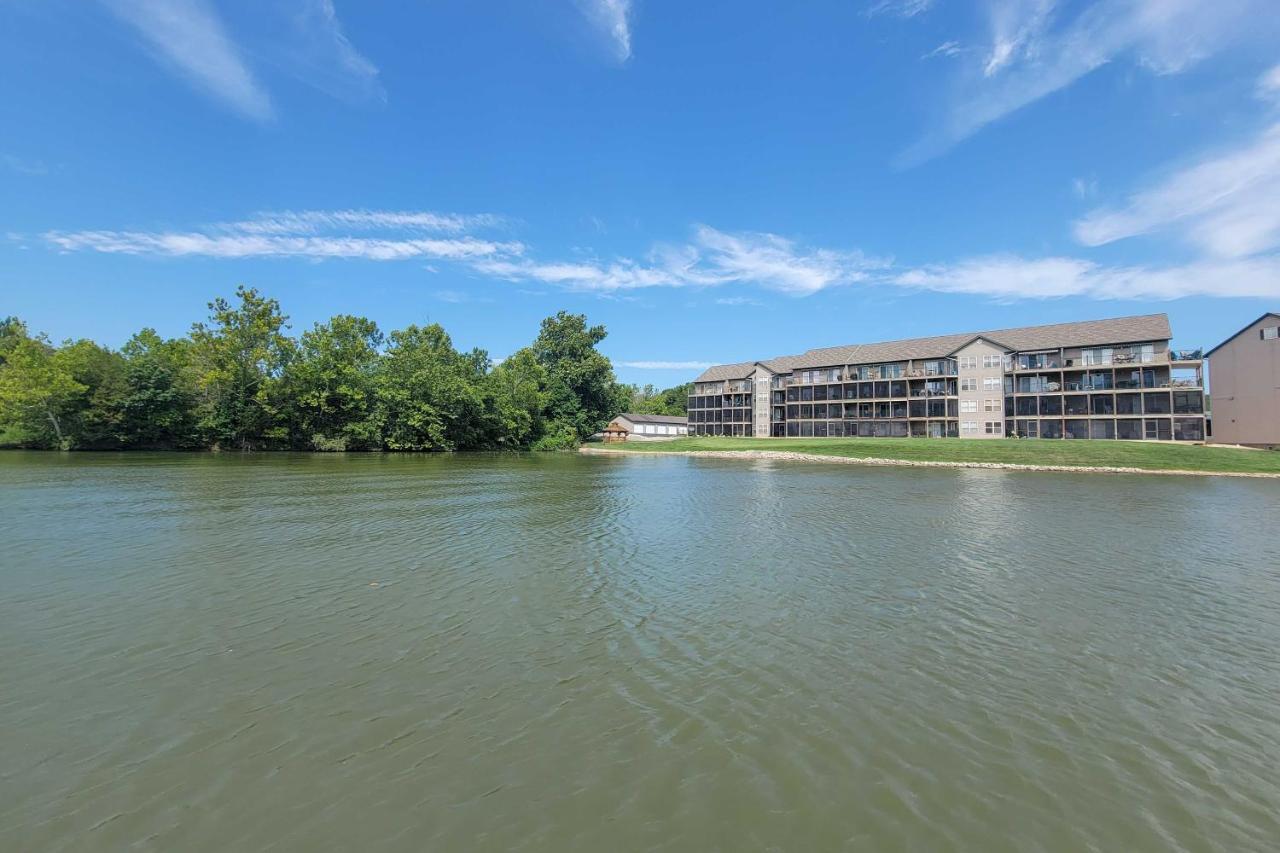 Step-Free Camdenton Condo With Boat Ramp, Dock, Slip Exteriér fotografie